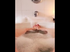 BubbleBath - Screenshot 13 of 16 - Feet Fetish
