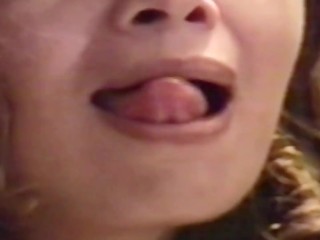 Показываю свою большую киску, задницу и сиськи перед тем, как меня трахнет жеребец