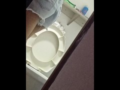 El vecino me espía mientras busco la forma de amarrarme el cabello culo enorme colombiana real