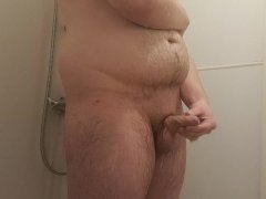 Short clip of me making my dick hard for making some pictures