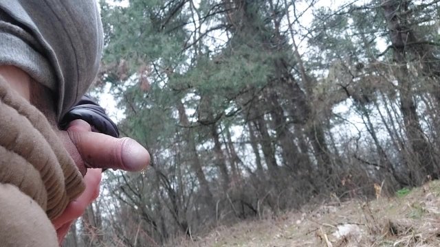 Young twink walks out his dick at a public cruising zone hoping to find some voyeurists or aroused