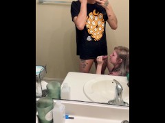 Seven minutes in heaven at a house party - Screenshot 14 of 16 - Pretty Girl Blowjob