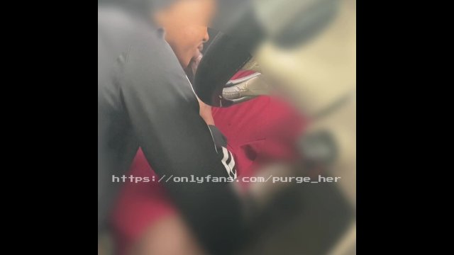 She suck my dick outside while people watch us 😈💋💦