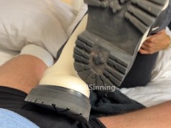 Her Boots got a Thick layer of CUM 😈(shoejob)
