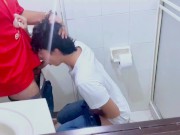 Futbolista hetero me folla mi apretado culo joven empieza con condon y se lo quita y me folla a pelo