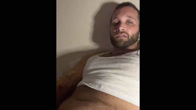 Do you like my girthy hairy pulsating Italian snausage so full of a week of hot cum💦 🌭