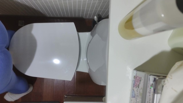 Хочешь увидеть, как Мария писает по утрам?