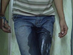 18 year old gay teenager pissed his jeans.