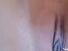 ¡BABE  DESNUDA! DULCE COÑO SIENDO MASAJEADO HASTA CUMMING