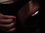 Godetevi una passivella che si prende due anal plug in culo