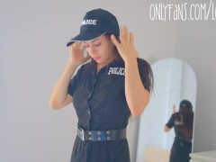 полицейская дала ссылку на свой онлифанс в комментариях - Screenshot 1 of 16 - Homemade