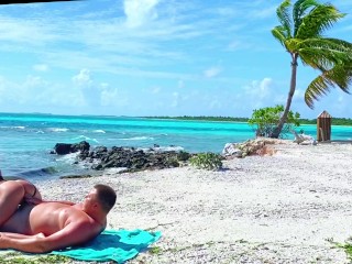 Секс на публичном пляже на нудистском пляже на Мальдивах