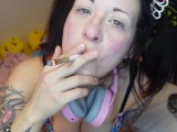 German Women smoking Pot LEGAL 420 Kiffen Weed Mary Jane