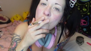 German Women smoking Pot LEGAL 420 Kiffen Weed Mary Jane