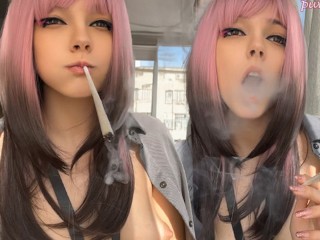 粉红色的头发继妹为你吸烟（我的 0nlyfans/ManyVids 上的完整视频）