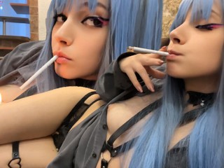 Alt Step Sis 在沙发上吸烟（我的 0nlyfans/ManyVids 上的完整视频）