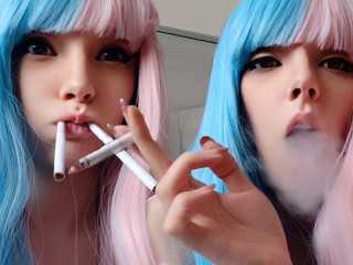 动漫 Egirl 同时抽两支烟（我的 0nlyfans/ManyVids 上的完整视频）