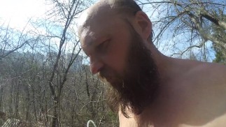 Alex The God Дикий человек купается и писяет )) закаливание нудизм