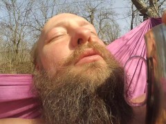 Дома в гамаке хожу голый дикий человек Alex The God