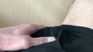 Japanse man masturbeert voor het eerst in twee weken en komt massaal klaar