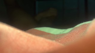 mijn jonge Latijnse stiefvader masturbeert zijn grote schattige lul alleen in de kamer - youthpower