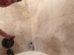 Real Shower - Screenshot 1 of 16 - Milf