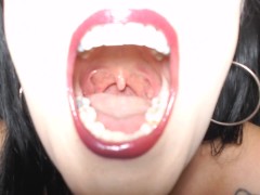 Anna's Super Mouth Tour Everything - Screenshot 1 of 16 - Mouth