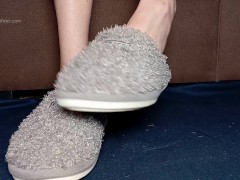 Fuzzy slippers trample - Screenshot 6 of 16 - Feet