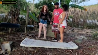 Amigo si reunem pra fazer sexo na roça