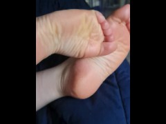 Soles of feet - Screenshot 1 of 16 - Feet