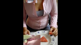 Eating and laughing teaserlapse
