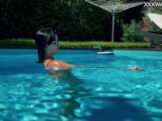 Preview 2 of Juicy ass Yenifer Chacon naked swimming
