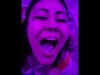 Latina Recibiendo Semen En Su Boquita Rica