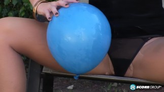 Тесса Уэст: Ноги Поппин