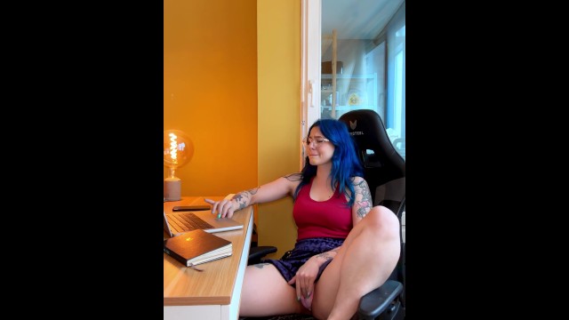 Je Veux Juste Trouver un Mec Qui Veut Bien me Baiser!! - un Fan Vient me Baiser Fort