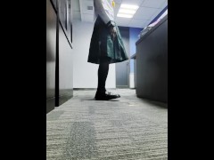 在没人的房间里穿着喜爱的jk制服自慰，很快就射精了~！ - Screenshot 1 of 16 - 射精 管理