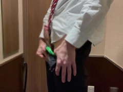 【既婚リーマン】帰宅途中のスーツリーマンがグチュグチュ音を立てながら腰振り - Screenshot 4 of 16 - Masturbate