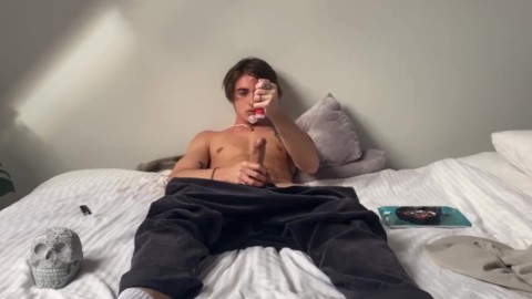 Hot Teen Guy Jerks Off in Parents’ Bedroom