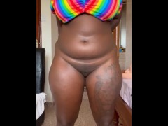 HOT GIRL With BIG Ass & Huge Tits SHOWCASING SEXY BIKINIS In HOT SEX SHOW!