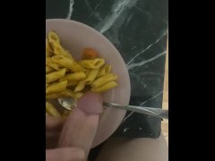 Cum on food (macaroni)