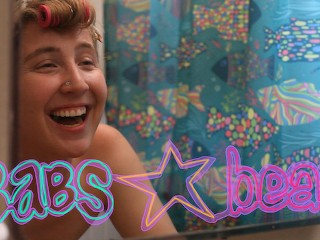 Трейлер забытой прачечной: Жена трахает игрушки на стиральной машине!