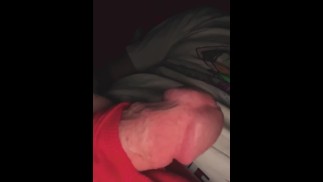 Огромный белый член пульсирует