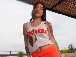 Hooters worker gets fucked on rooftop Video