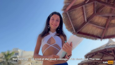 Милая массажистка предложила необычный массаж и занялась сексом с клиентом