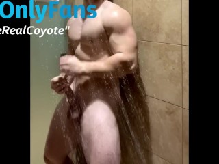 STRONG MUSCLE STUD WITH 8 INCH BIG WHITE DICK JERK OFF IN PUBLIC GYM SHOWER!