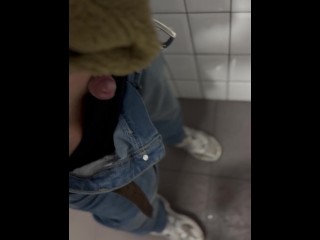 在浴室里与一个男人合辑