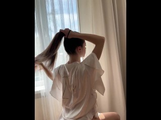 Sexy GIRL DOES her HAIR in a PONYTAIL Video