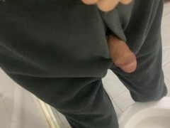 黄金圣水调教人肉便器性奴，喝主人的尿，用尿洗澡。 - Screenshot 1 of 16 - Piss Slave