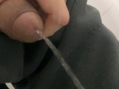 黄金圣水调教人肉便器性奴，喝主人的尿，用尿洗澡。 - Screenshot 8 of 16 - Facesitting Piss