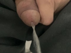 黄金圣水调教人肉便器性奴，喝主人的尿，用尿洗澡。 - Screenshot 9 of 16 - Piss In Mouth